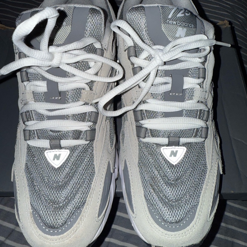 New Balance Men's Gray 725 Sneaker